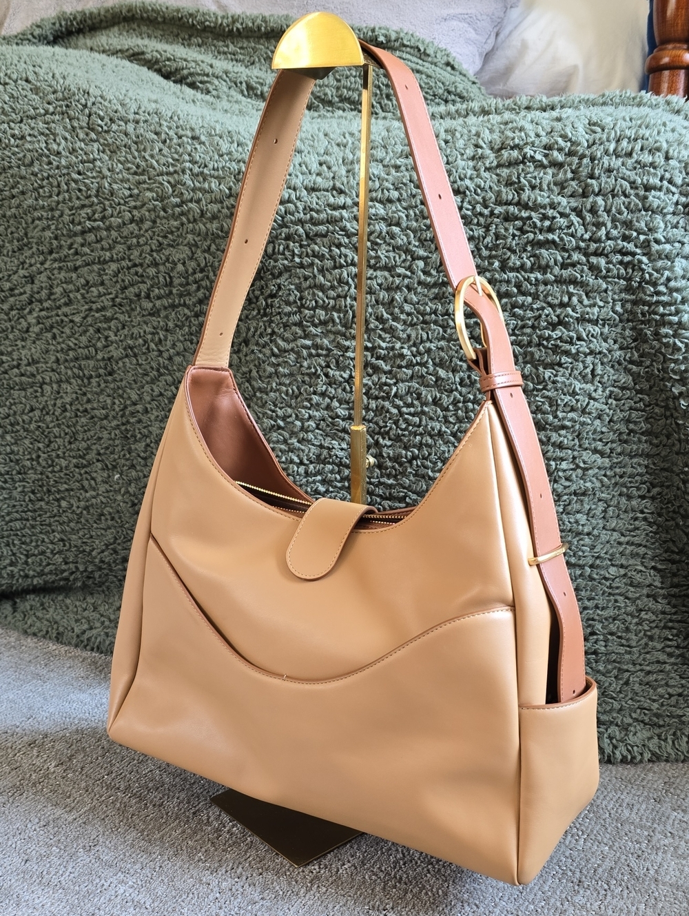 Oleada Reverie Hobo Cream Shoulder Bag with Adjustable Strap